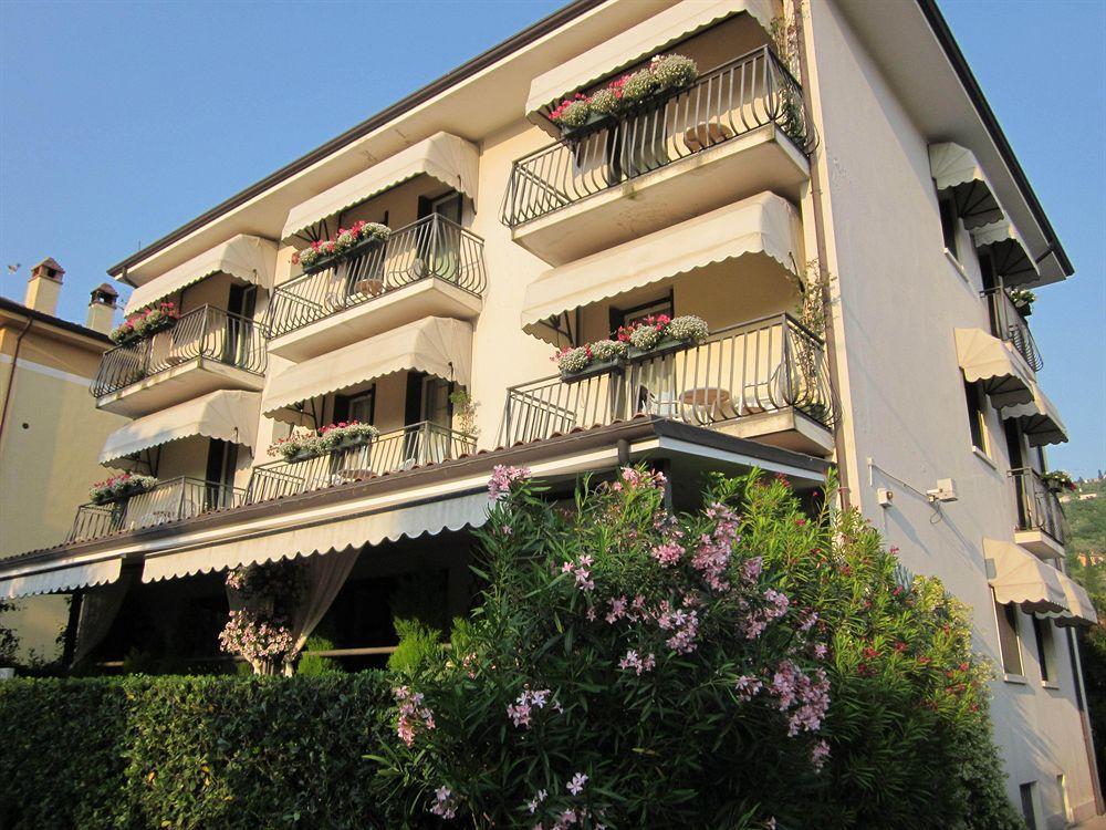 Hotel Marina トッリ・デル・ベーナコ エクステリア 写真