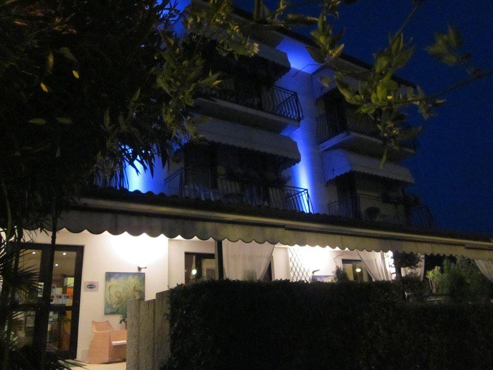 Hotel Marina トッリ・デル・ベーナコ エクステリア 写真